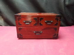 Solid Wood, three Draw Chest .
H16cm.
D15cm.
W25cm.