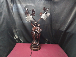 A Lovely Old table Lamp 2 Statues and 2 glass lamp 
H72cm.
W17cm.
