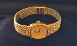 Beautiful vintage ladies watch.