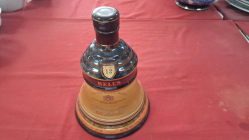 Vintage Jameson'swhiskey advert featuring the 1951 Derby classice horse race winner. H.20 cm W.15 cm