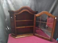A Lovely Oak Glazed wall hanging display umit
D16cm.
L67cm.
H67cm.

