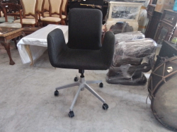 Very Comfortable Office/Computer chair. height seat adjustable. dimensions Widhth 63 cm Depth 63 cm. Minimum height 82 cm Max height 93 cm Seat width 44 cm. Seat depth 40 cm. Min seat height 42 cm Max seat height 52 cm