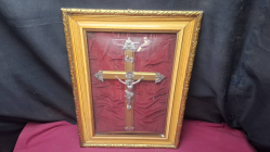 Religious reliquary frame with crucifix, convex glass 1900, vintage devotional wall decoration. Dimension 