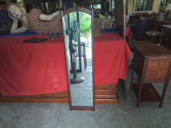 Oak wood frame hanging mirror
H128.5cm
W34cm.