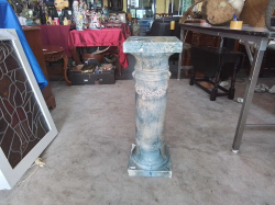 A Lovely ceramic flower stand in light blue and white 
W24cm.
H72cm.