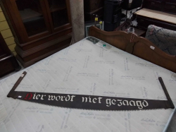 A very old cross cut saw with letters
L155cm.