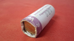 A roll of 25 German 2 Euro UNCIRCULATED coins (50 Euros) from 2007 with mint mark G (Karlsruhe) - 50th Anniversary of the Treaty of Rome commemorative issue