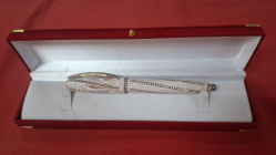 A Visconti Divina Royale Peau D'Ange Pink luxury Fountain Pen, with 250 Swarovski crystals and 14 carat gold nib