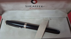 A vintage SHEAFFER fountain pen boxed