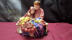 An extra large Royal Doulton figurine HN1342 FLOWER SELLERS CHILDREN 19cm wide x 19cm high in perfect condition