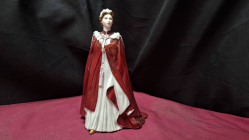 A Royal Worcester figurine of QUEEN ELIZABETH II 80TH BIRTHDAY 23cm high in perfect condition
