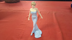 A Royal Doulton figurine HN5061 PRINCESS DIANA 23cm high in perfect condition