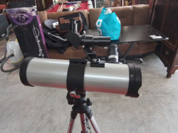 A high quality telescope with stand. 