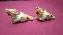 A pair of stone 16 cm carved Pixiu figures. 