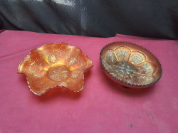 2 good Carnival dishes one in Green19cm. one in orange w18.5cm.