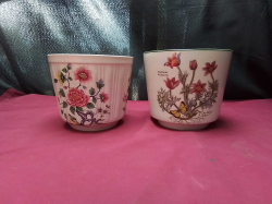 2 Floral jardinieres 
H4cm. W6cm.