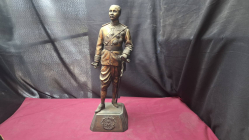 Cast bronze statue of King Rama V. Edition produced at Wat Niwet Thammaprawat B.E.2535 Heigh 52 cm bae 16x16 cm