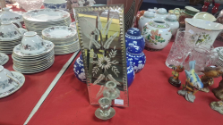 An Etched mirror with candles holder 
H30.3cm.
W13cm.