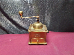 A magnus extra brass coffee grinder 
W11cm. H19cm.