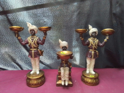 3 pieces of black servant holding dishes 
W18cm.
H30cm.
