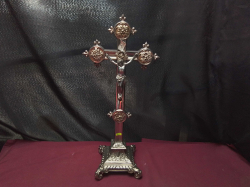 A beautiful Silver Plated crucifix
H50cm.
W24cm. 