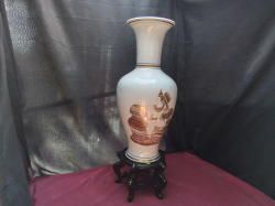 A Lovely Large vase by giusppe boscnini in Italy ancap S.P.A
H71cm. W25cm.