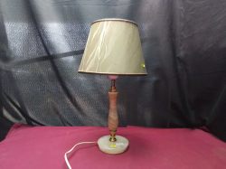 A Nice onyx table Lamp with a shade 
H46cm.