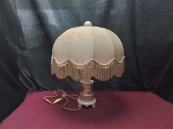 A Hand Painted ceramic table Lamp with silk made 
H46cm.