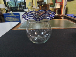 Small live fish display pot 
H23cm. D23cm.W19cm.
