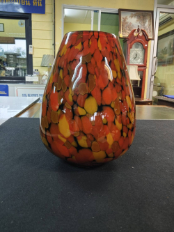 high quality Murano style vase 
H25cm. W14cm.