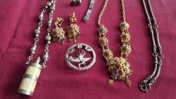 Small Jewellery Collection w/Antique Brooch