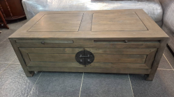 A modern sytle coffee table with bothside drawers. Dimensions 110x60 cm H.62 cm