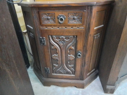 Mid Century Oak 
H81.5cm W77cm.D34cm.