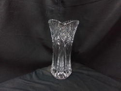 A Lovely Lead Crystal vase very heavy 
H13.5cm.W9.7cm