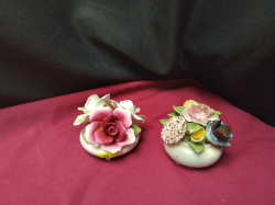Ceramic flower paper weights.  
H7cm. W6cm.