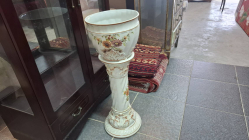 Decorative fforal Planter and Pedestal. Approx. 77x27 cm