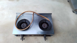 A gas two burner gas cooker 