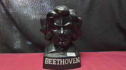 Vintage Beethoven Statue.
12x10x20cm.
