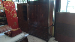 A nice Old wardrobe with 3 drawers 
and converted with 3 shelves that can be removed .Also Inlaid 
H190 D55 W125cm.