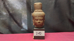 A genuine hand carved stone budha head 1000 year old on a base.
H29 W7.5cm