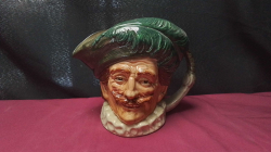 A Doulton Toby jug the cavalier 1940 to 1960.
H16 W10cm.