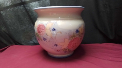 A Nice ceramic Plant pot.
