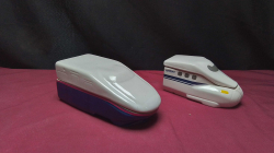 2 Ceramic N700 rare bullet train trinket boxes, making at base.