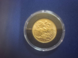 1910 Great Britain King Edward VII gold Sovereign coin. 22 carat gold