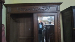 A Nice 2 dour mirror wardrobe with 2 bottom drawers .with front Carvings. 
135x213x55cm.