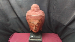 A Wooden carved Buddha head on stand
62x28x22cm.