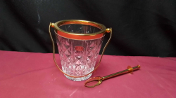 A Crystal ice bucket with a fork .
7x12x14cm.