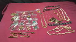 2 lots of costume jewellery 