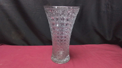 Lovely French crystal vase .
H29xW12cm.