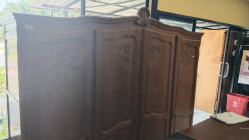 An Oak solid 4 door French wardrobe. 
H2m. W158cm. D59cm.